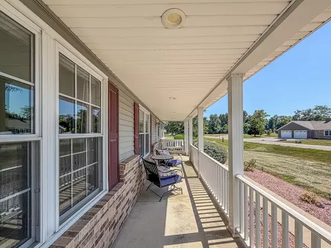 Exterior - 2309 E Lakeview Dr, Casey, IL 62420 photo 7 of 16