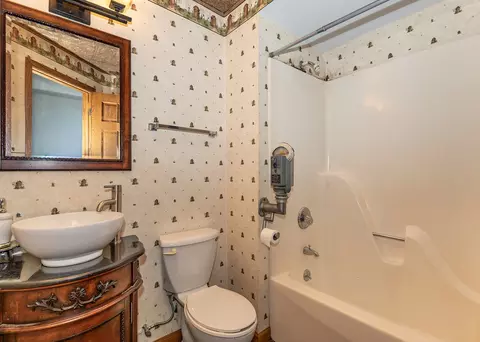 Bath - 3527 12th Ave, Moline, IL 61265 photo 3 of 3