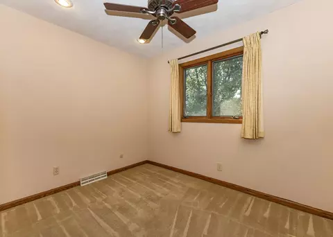 Bedroom - 3527 12th Ave, Moline, IL 61265 photo 3 of 6