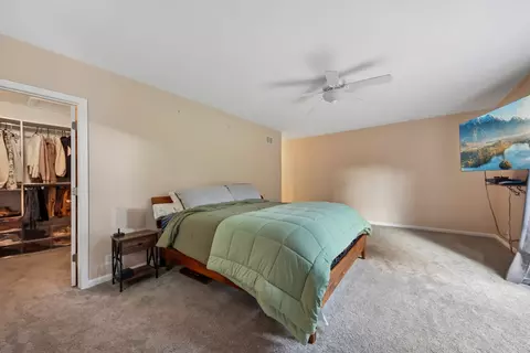 Undisclosed, Lindenhurst, IL 60046 photo 23