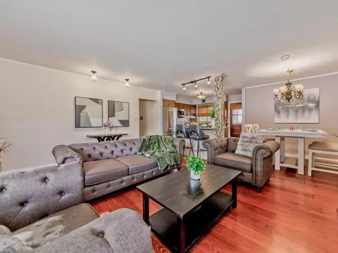 Living - 1025 Longaker Rd, Northbrook, IL 60062 photo 4 of 5