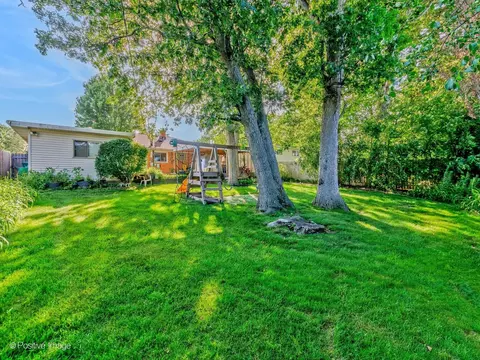 Exterior - 1025 Longaker Rd, Northbrook, IL 60062 photo 6 of 6