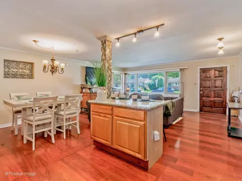 Dining - 1025 Longaker Rd, Northbrook, IL 60062 photo 2 of 2