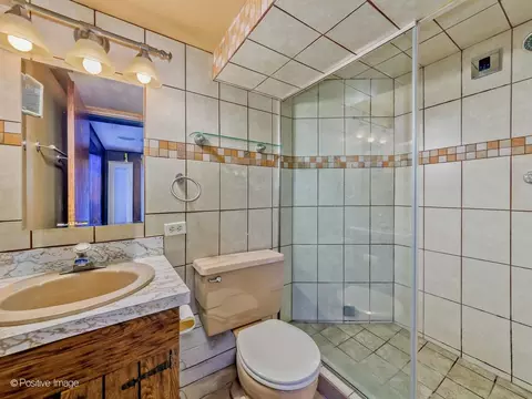 Bath - 1025 Longaker Rd, Northbrook, IL 60062 photo 2 of 2