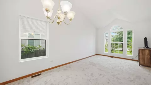 Living - 7505 Kenicott Ln, Plainfield, IL 60586 photo 2 of 4