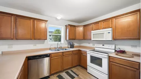 Kitchen - 7505 Kenicott Ln, Plainfield, IL 60586 photo 1 of 1