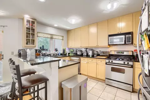 Kitchen - 1127 E Prairie Ave, Des Plaines, IL 60016 photo 1 of 3