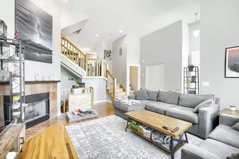 Living - 1127 E Prairie Ave, Des Plaines, IL 60016 photo 2 of 2