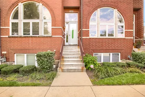 Exterior - 1127 E Prairie Ave, Des Plaines, IL 60016 photo 2 of 6