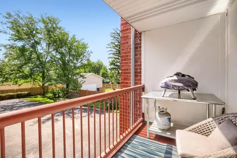 Exterior - 1127 E Prairie Ave, Des Plaines, IL 60016 photo 4 of 6
