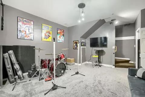 Other - 1127 E Prairie Ave, Des Plaines, IL 60016 photo 3 of 9