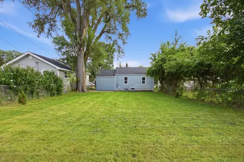 Exterior - 684 Cooper Ave, Elgin, IL 60120 photo 4 of 4