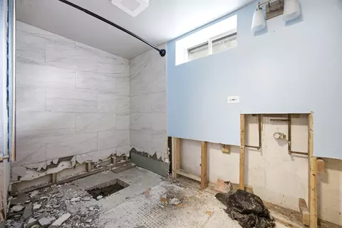 Bath - 684 Cooper Ave, Elgin, IL 60120 photo 2 of 2