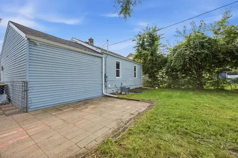 Exterior - 684 Cooper Ave, Elgin, IL 60120 photo 2 of 4