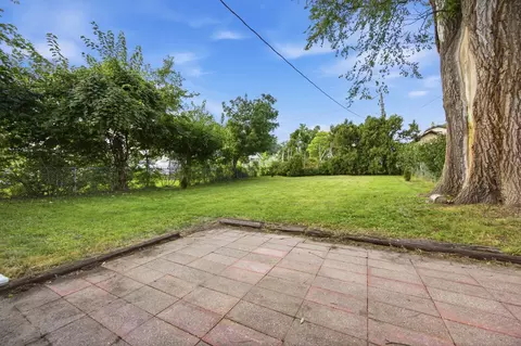 Exterior - 684 Cooper Ave, Elgin, IL 60120 photo 3 of 4