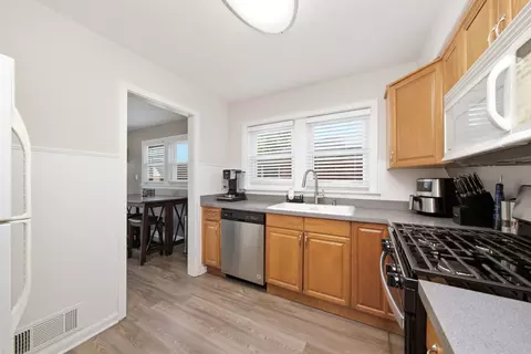Kitchen - 1523 N Rohde Ave, Berkeley, IL 60163 photo 1 of 2