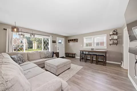 Living - 1523 N Rohde Ave, Berkeley, IL 60163 photo 1 of 2