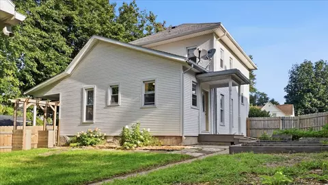 Exterior - 200 E North St, Walnut, IL 61376 photo 5 of 8