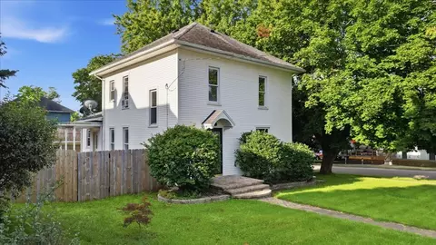 Exterior - 200 E North St, Walnut, IL 61376 photo 2 of 8