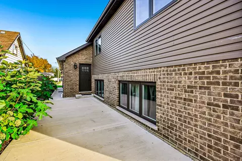Exterior - 8200 S Normandy Ave, Burbank, IL 60459 photo 5 of 5