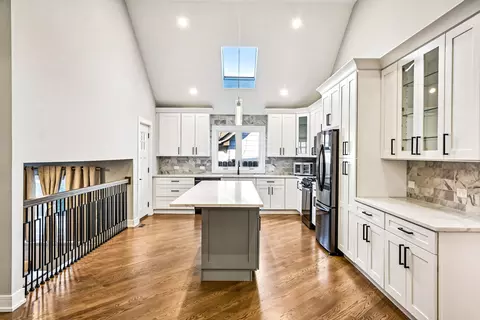 Kitchen - 8200 S Normandy Ave, Burbank, IL 60459 photo 5 of 5