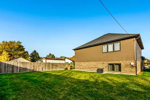 Exterior - 8200 S Normandy Ave, Burbank, IL 60459 photo 3 of 5