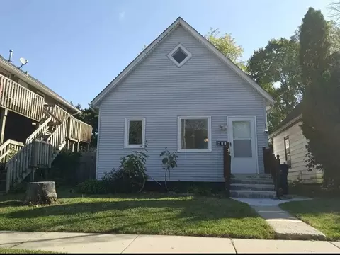 621 N Ash St, Waukegan, IL 60085