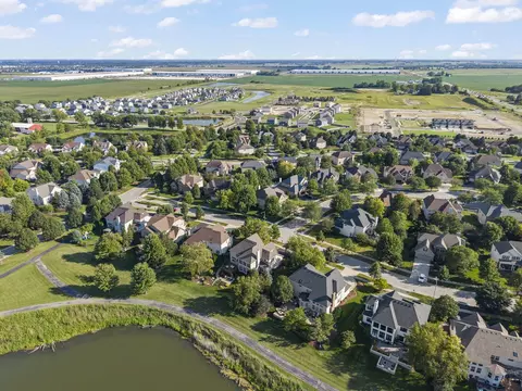View/Area - 26612 Lindengate Cir, Plainfield, IL 60585 photo 5 of 13
