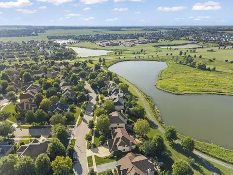 View/Area - 26612 Lindengate Cir, Plainfield, IL 60585 photo 8 of 13