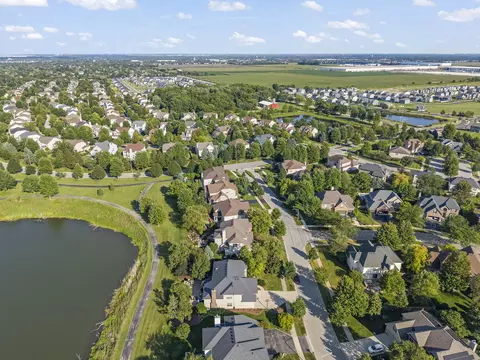 View/Area - 26612 Lindengate Cir, Plainfield, IL 60585 photo 4 of 13