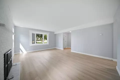Living - 15811 S Whipple Ave, Markham, IL 60428 photo 4 of 4