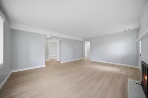 Living - 15811 S Whipple Ave, Markham, IL 60428 photo 3 of 4