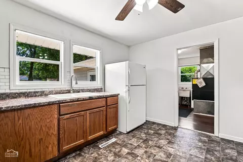 Kitchen - 4515 Willow Ln, Mchenry, IL 60050 photo 3 of 3