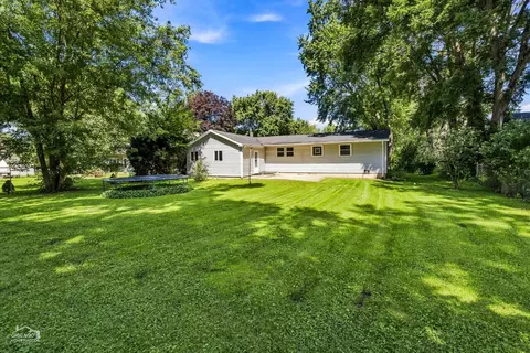 Exterior - 4515 Willow Ln, Mchenry, IL 60050 photo 5 of 6