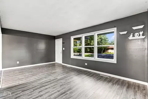 Living - 4515 Willow Ln, Mchenry, IL 60050 photo 3 of 3