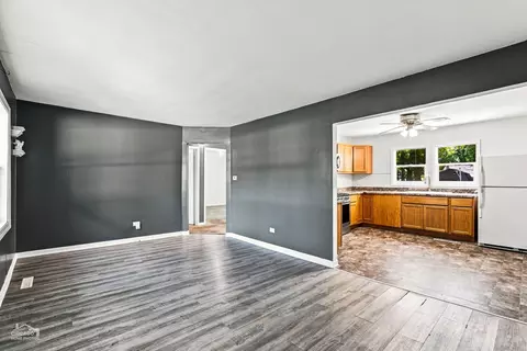 Living - 4515 Willow Ln, Mchenry, IL 60050 photo 1 of 3