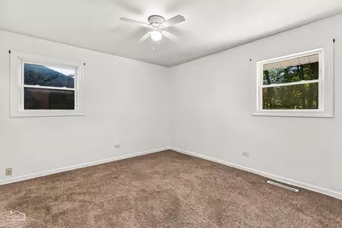 Bedroom - 4515 Willow Ln, Mchenry, IL 60050 photo 3 of 6