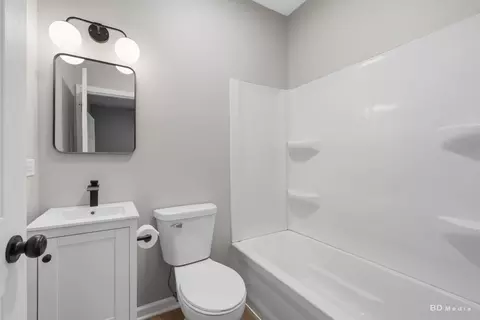 Bath - 3300 Butler Ave, Steger, IL 60475 photo 2 of 2