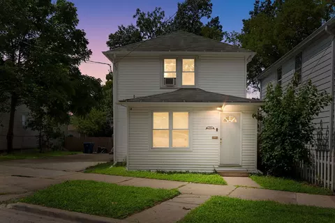 556 Caroline Pl, Waukegan, IL 60085