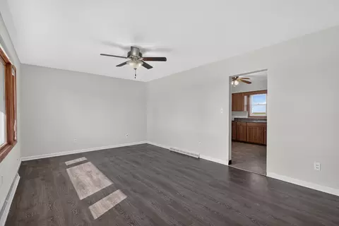 Living - 3560 E 14th Rd, Ottawa, IL 61350 photo 2 of 5