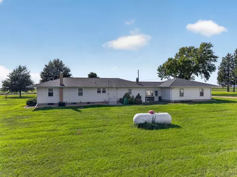 Exterior - 3560 E 14th Rd, Ottawa, IL 61350 photo 5 of 6