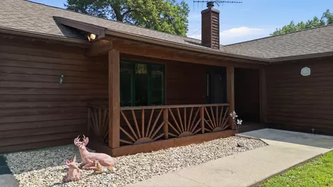 Exterior - 14810 Melinda Dr, Morrison, IL 61270 photo 2 of 6
