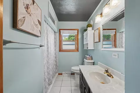 Bath - 106 Pleasant Dr, Sidney, IL 61877 photo 2 of 2