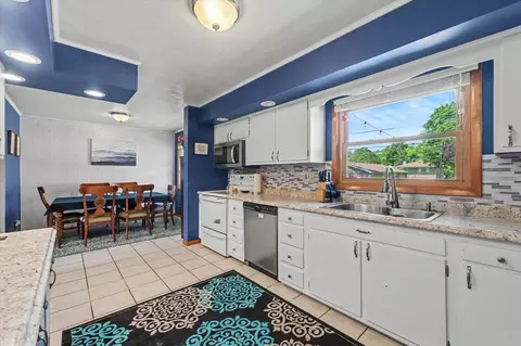 Kitchen - 106 Pleasant Dr, Sidney, IL 61877 photo 5 of 7