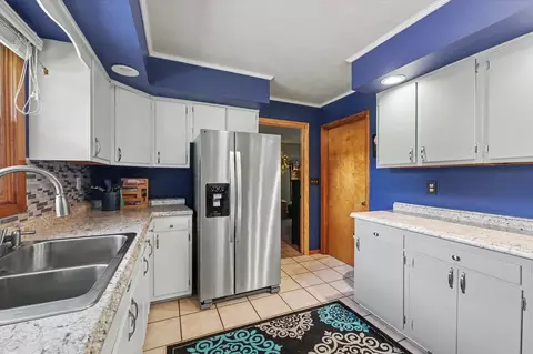 Kitchen - 106 Pleasant Dr, Sidney, IL 61877 photo 4 of 7