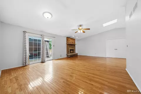 Living - 11640 197th St, Mokena, IL 60448 photo 2 of 2