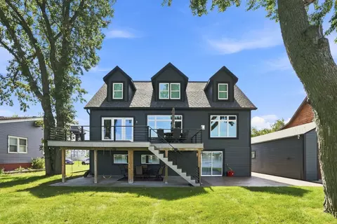 Exterior - 835 1st Ave, Hampton, IL 61256 photo 10 of 11