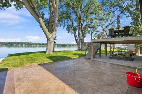 Exterior - 835 1st Ave, Hampton, IL 61256 photo 8 of 11