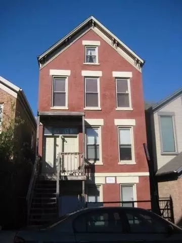 1736 W Beach Ave, Chicago, IL 60622