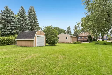 Exterior - 11806 Maple Ave, Hebron, IL 60034 photo 6 of 9